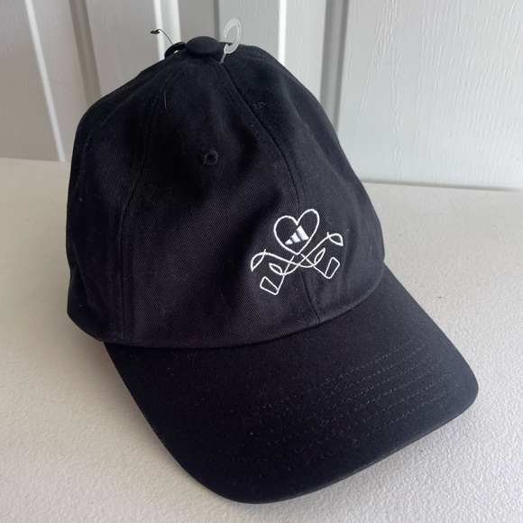 Adidas golf nwt coat of arms black white soft cap hat - Picture 1 of 6